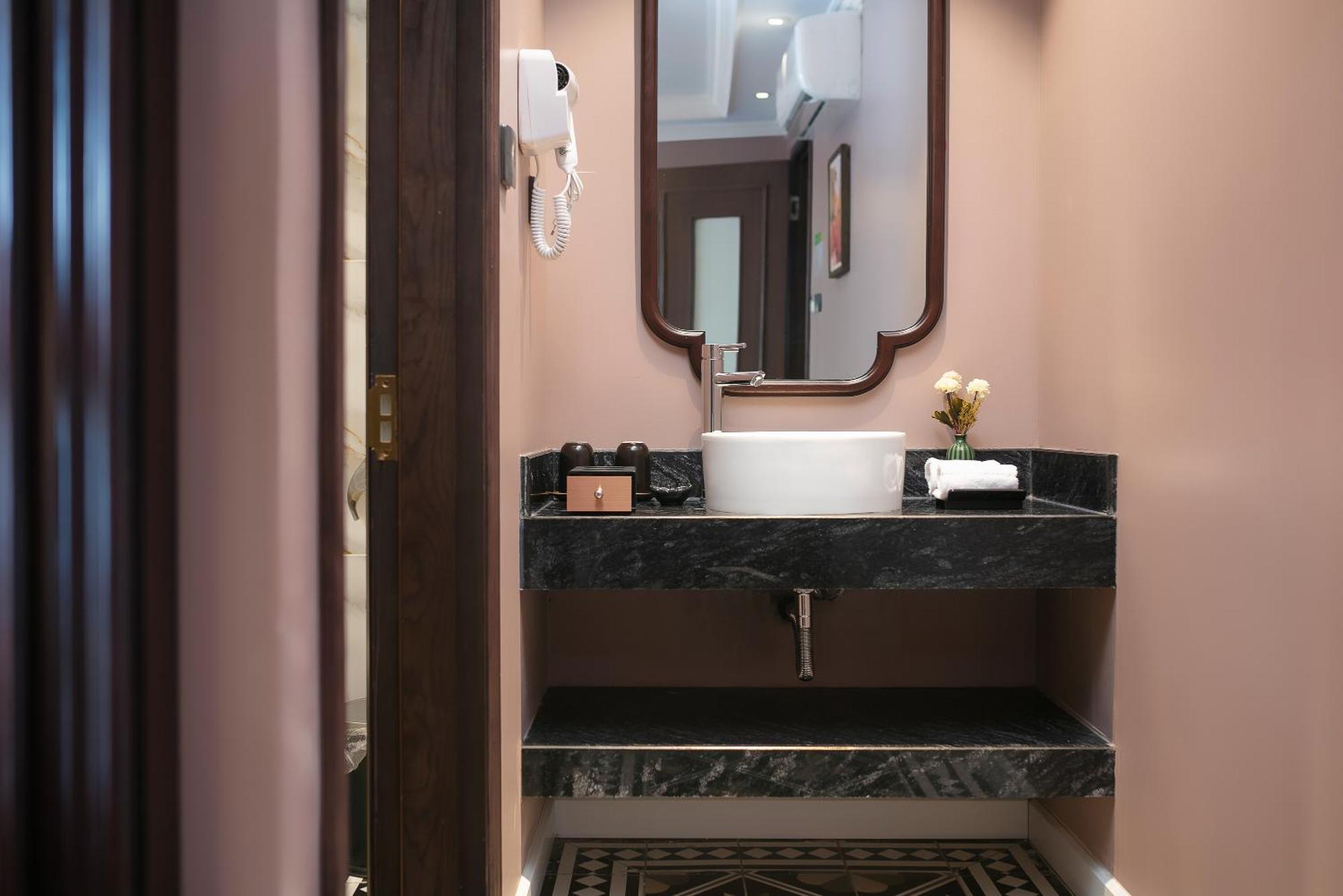 Acoustic Premium Hotel & Spa Hanoi Bagian luar foto